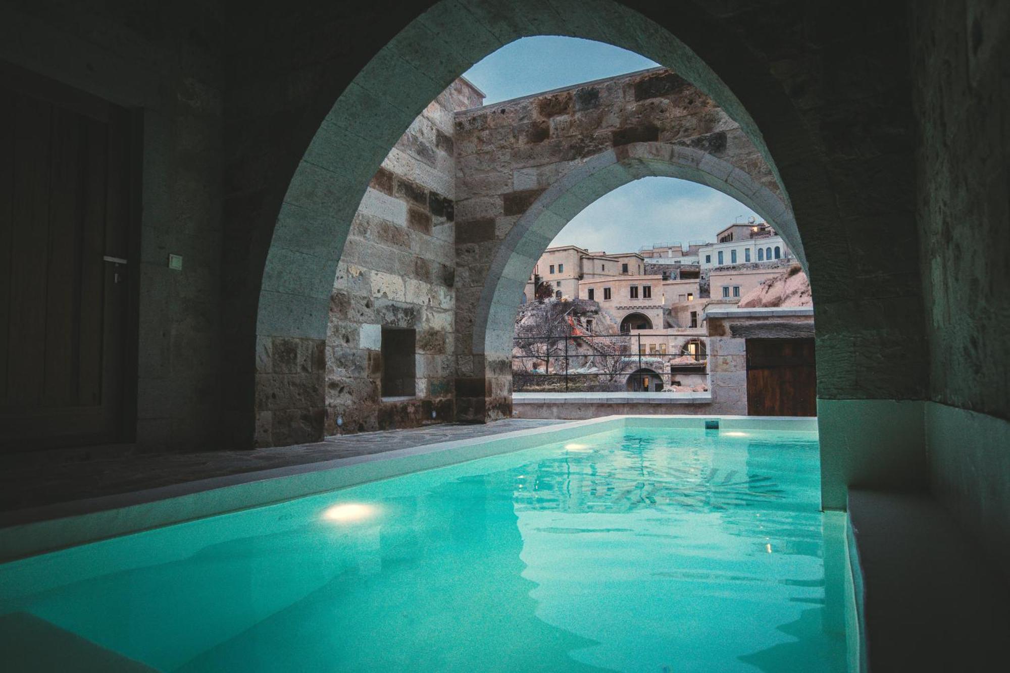 Millstone Cave Suites Hotel Üchisar Bagian luar foto