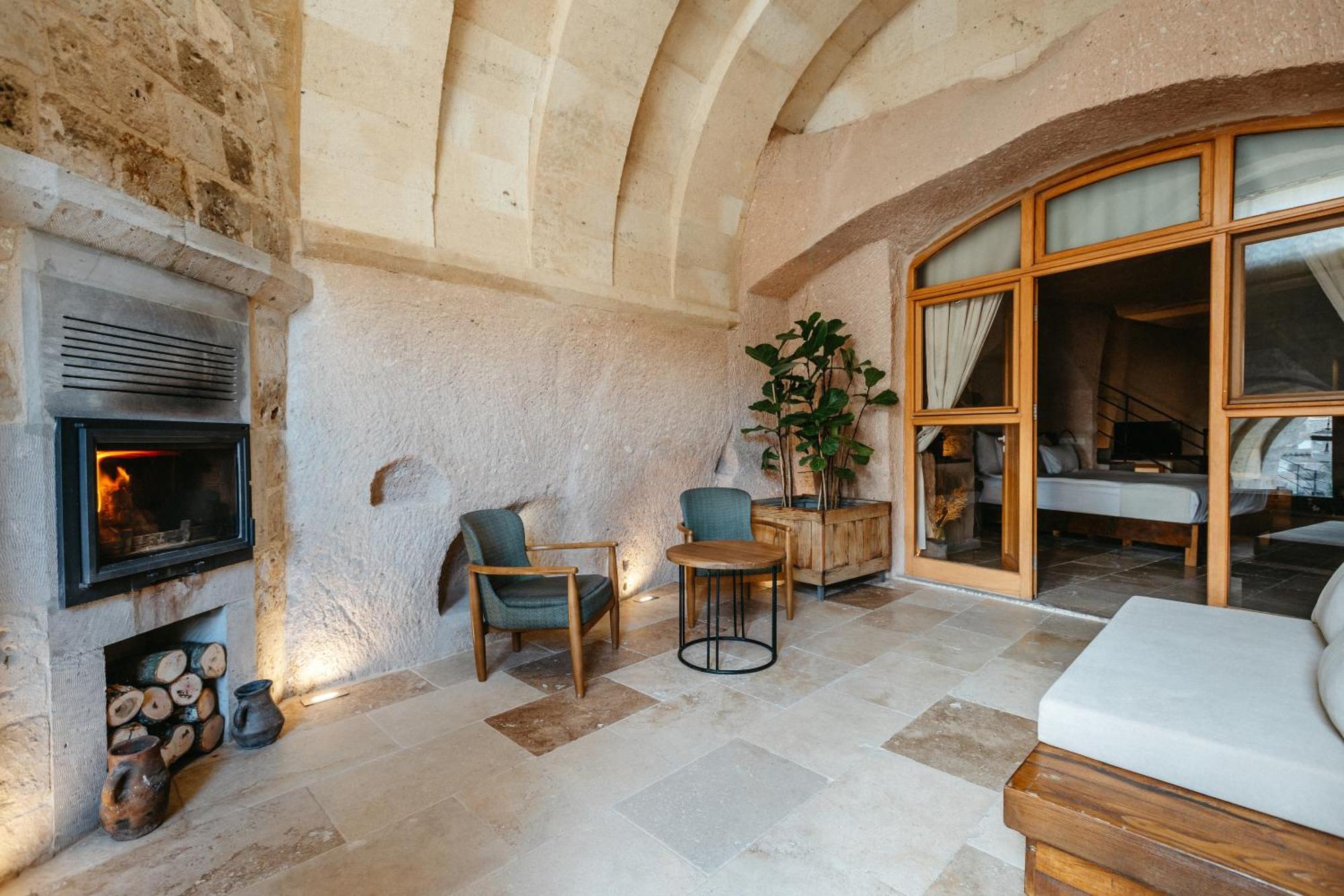 Millstone Cave Suites Hotel Üchisar Bagian luar foto
